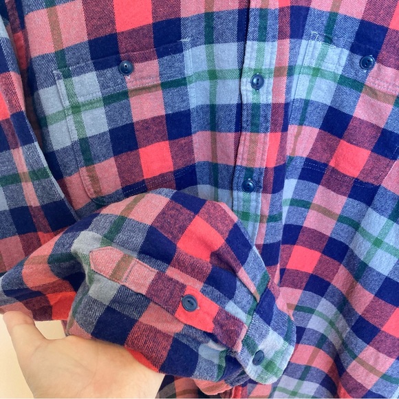 Men’s XL Red and Blue Plaid Gap Flannel Button Down - Picture 3 of 4